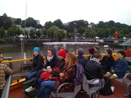 photo5879908862604192789